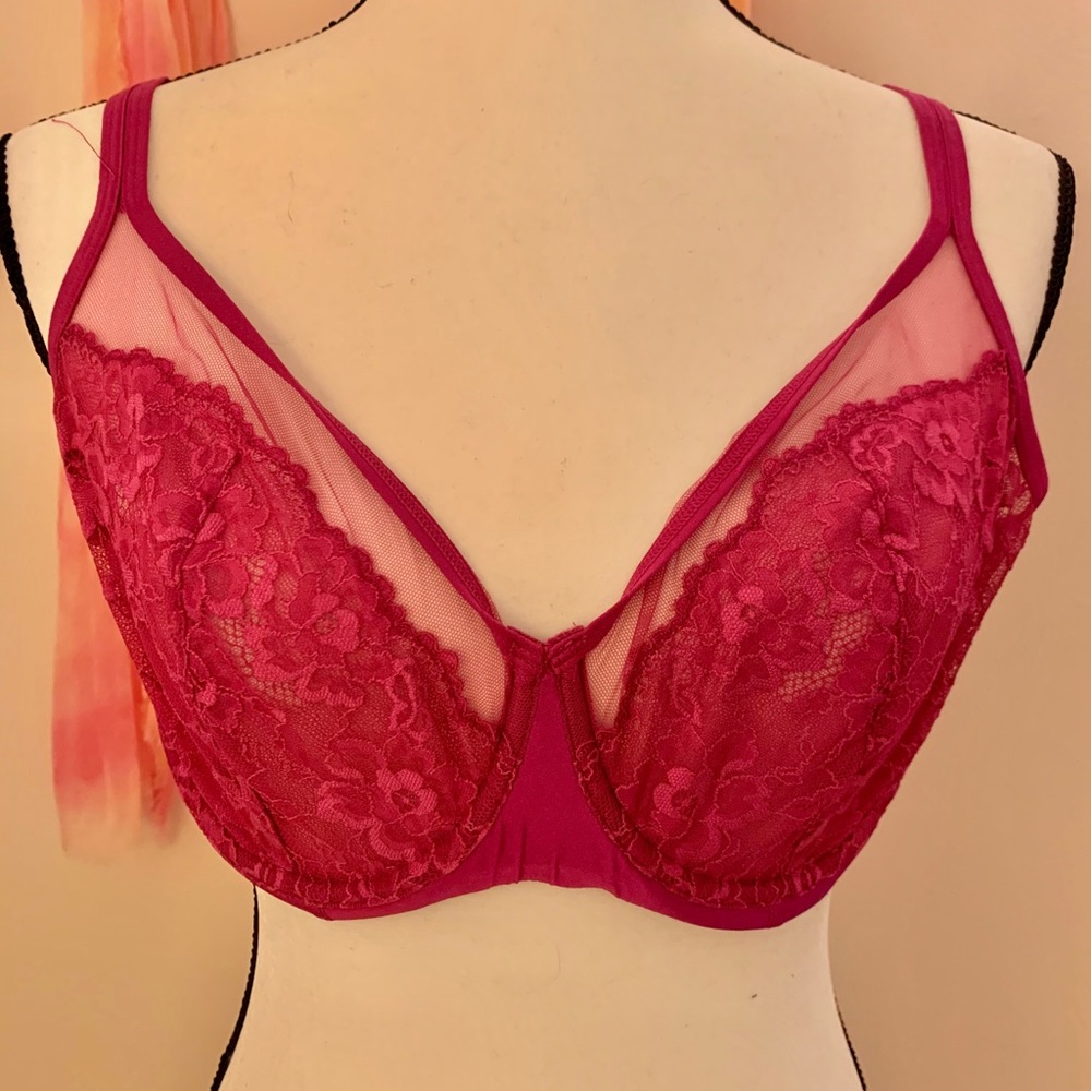 NWOT magenta lace underwire bra 38DD